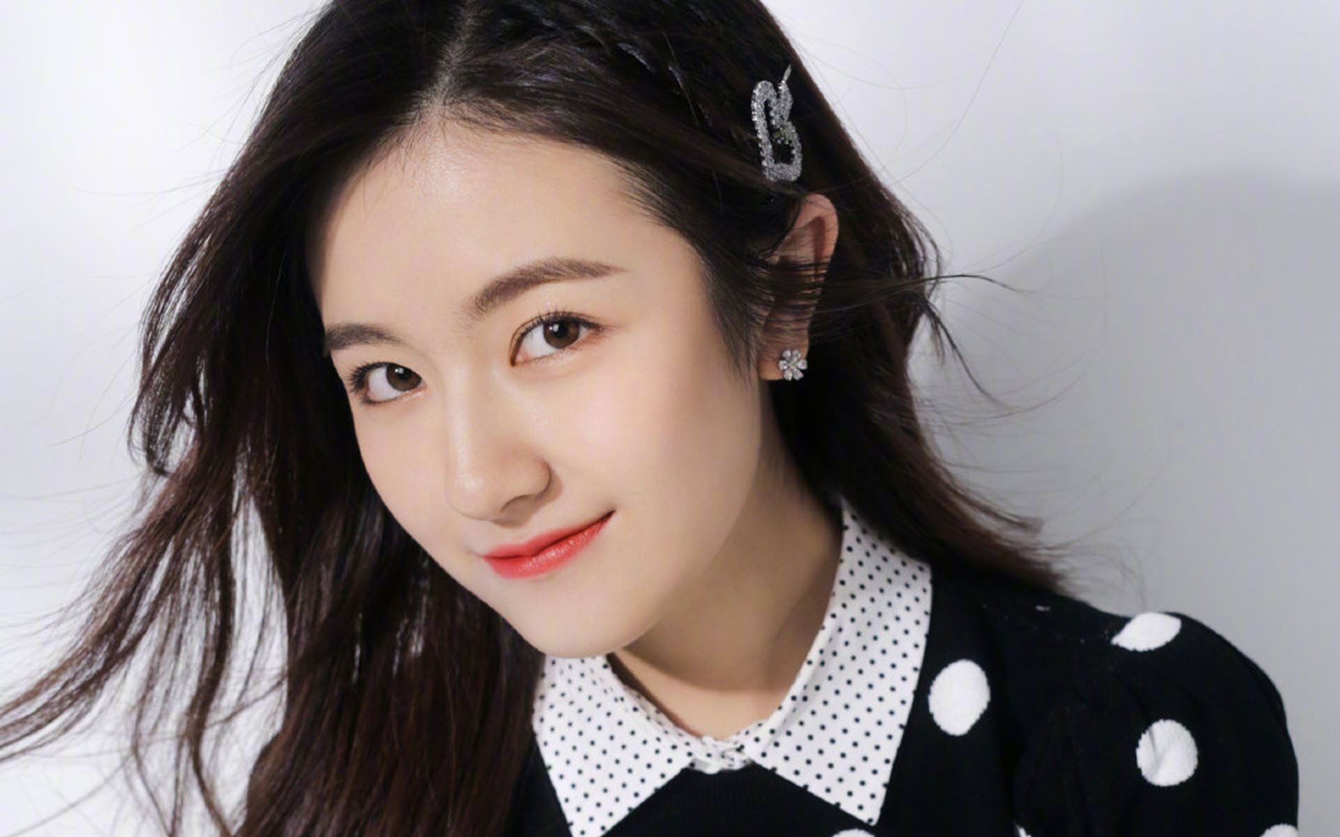 爱游戏综合娱乐-“法甲战局紧张，豪门奋力争夺最高荣誉”，法甲豪门宣布全队停薪