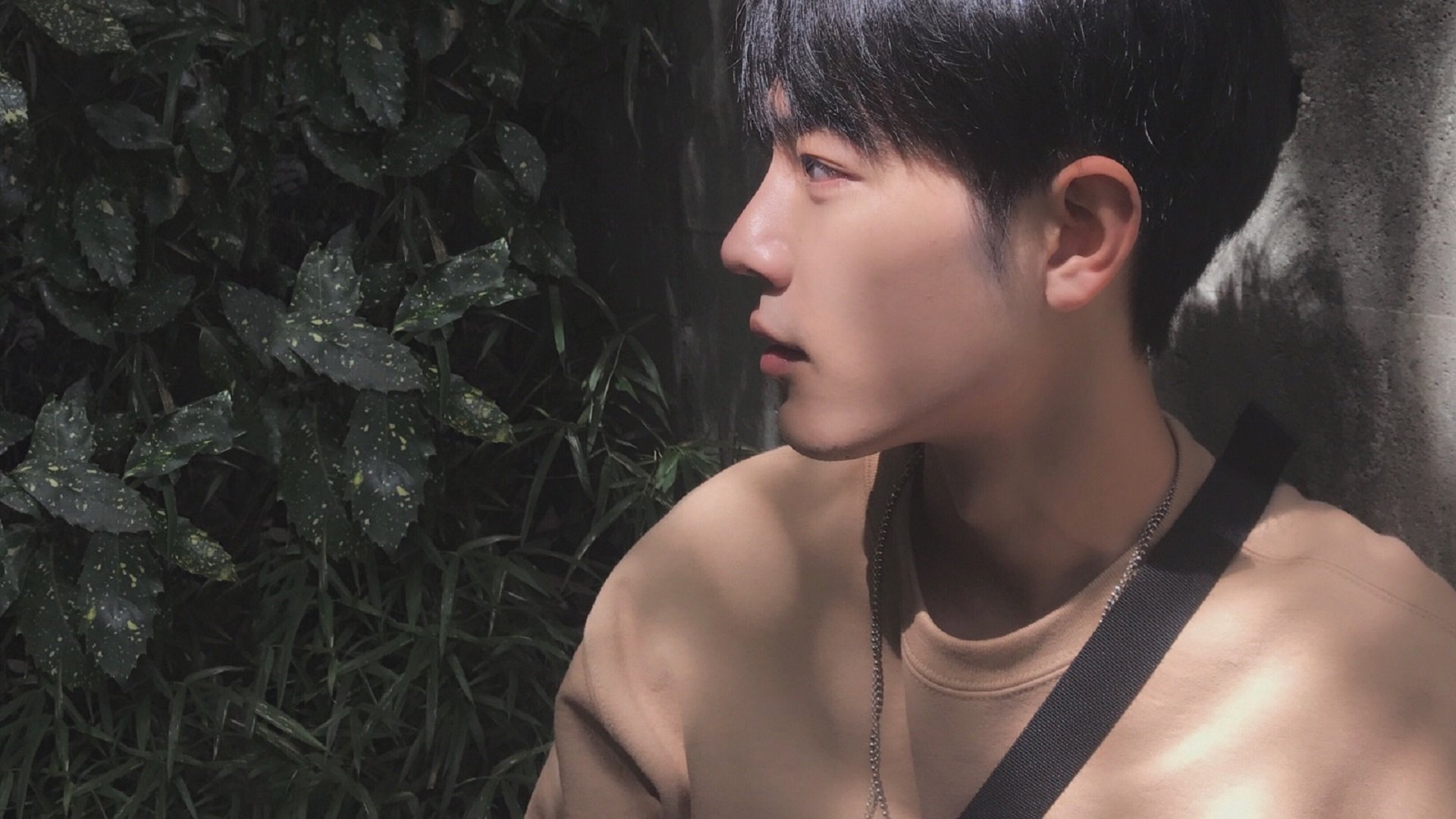 爱游戏体育app-科技加持：AI裁判、数据监控让比赛更公平更智能