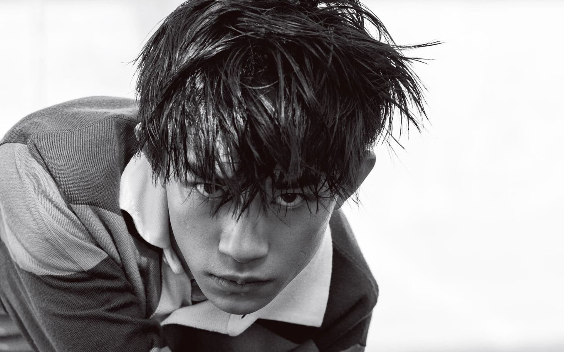 爱游戏app-RNG与其他战队激烈对抗，rng战队强吗