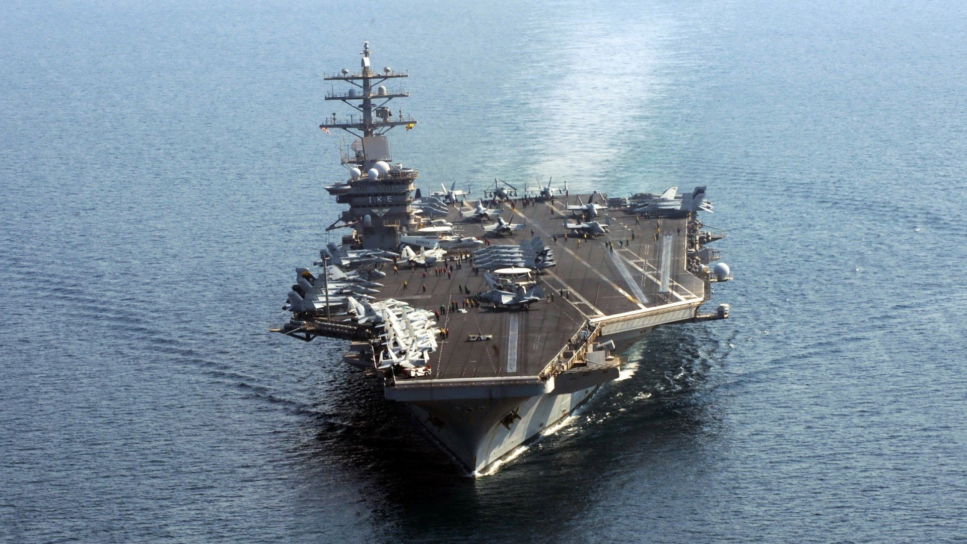 爱游戏登录入口-特斯·冯·迪克：南非队中场的战术核心，负责调度攻防转换，冯 斯特拉克